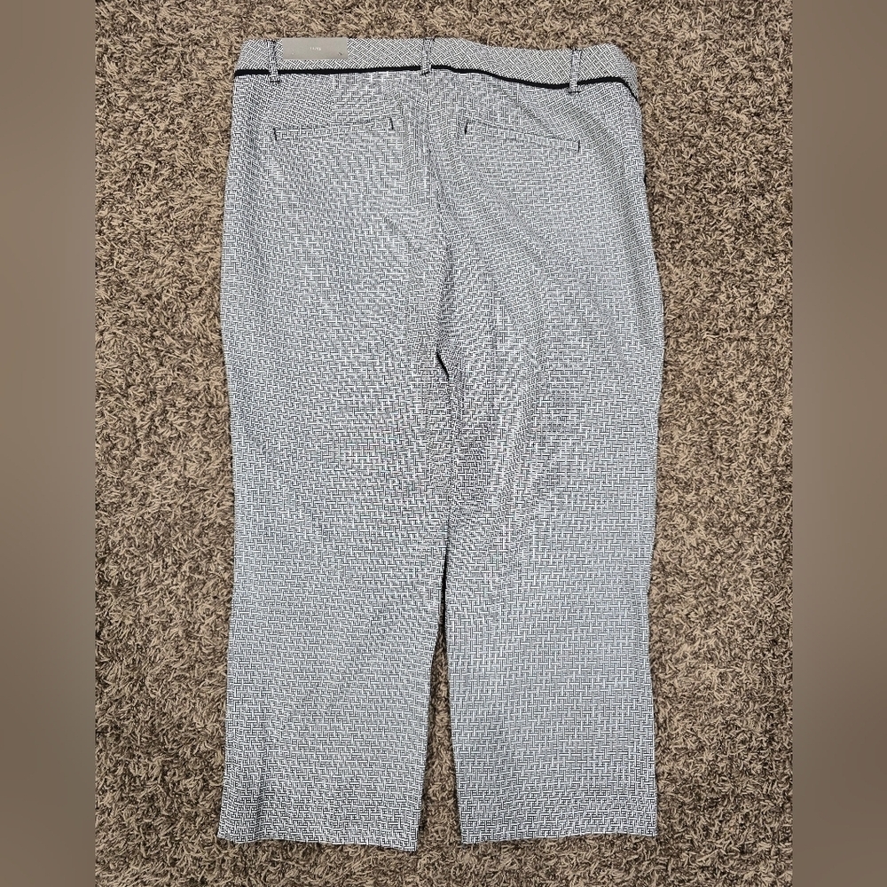 Maurices NWT Capr Dress Pants Womens 11/12 Black White Abstract Pockets Mid-Rise - Picture 3 of 5